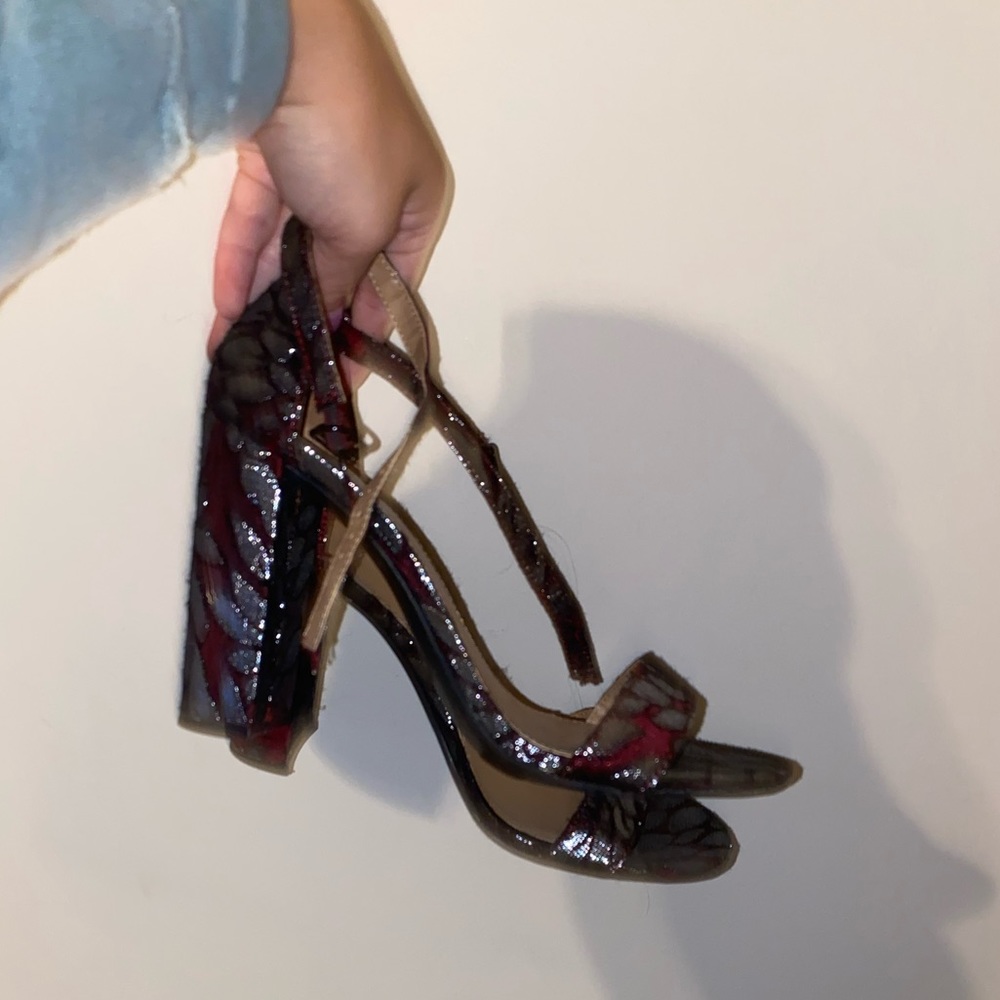 heels 👠 - Picture 2 of 12